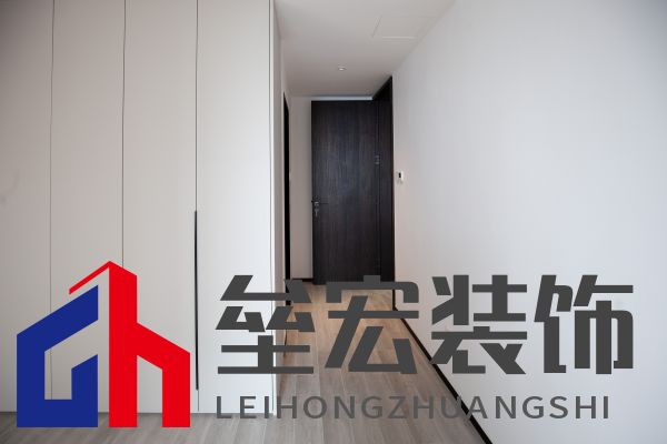 142㎡現(xiàn)代簡(jiǎn)約丨 黑白格調(diào)下的溫柔空間！