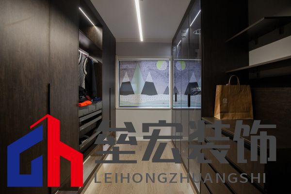 白色、木色與黑色演繹同一空間下的不同格調(diào)！