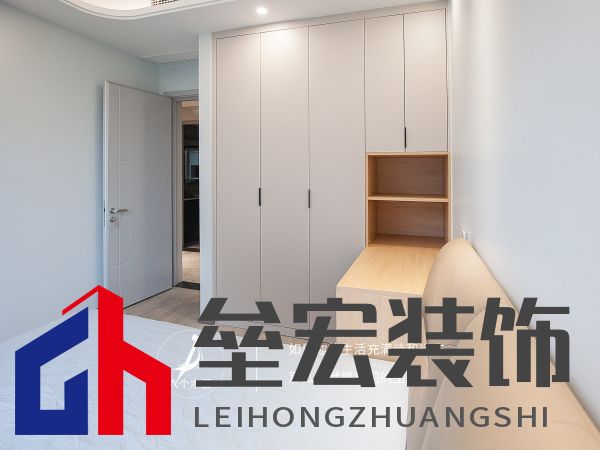 103㎡三居室一門到頂?shù)囊鹿裨O(shè)計(jì)，簡約又溫馨