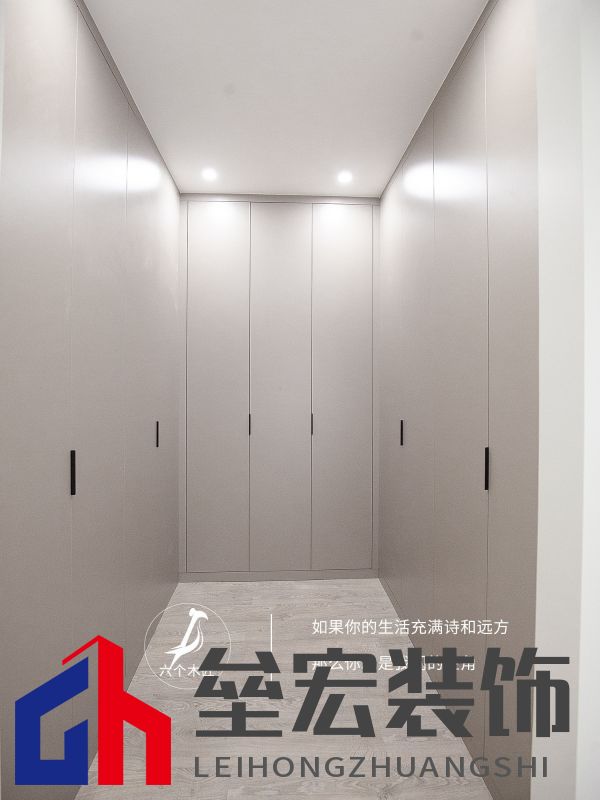 103㎡三居室一門到頂?shù)囊鹿裨O(shè)計(jì)，簡約又溫馨
