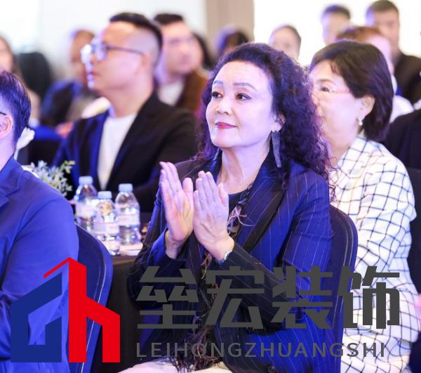490萬(wàn)奧古斯汀床墊攜手企業(yè)家張?zhí)m閃耀黃浦江,法國(guó)崔佧打造新品發(fā)布會(huì)盛宴